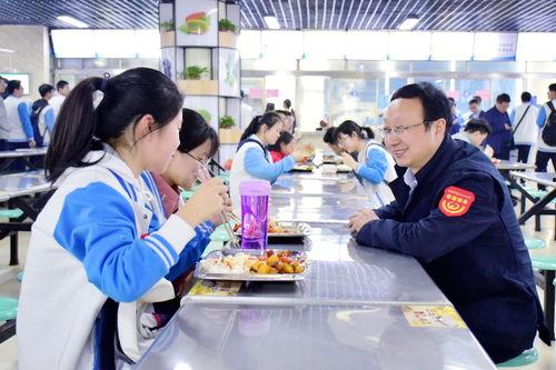 艾米食堂员工爆料视频,揭秘食堂幕后真相  第2张